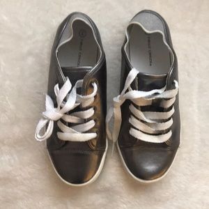 NWOT Girls Low Top Shoes